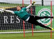 九游娱乐-包含精湛技术使球队门将功不可没，稳健守门护住球门的词条