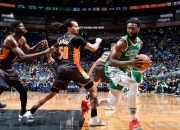 九游体育直播-独行侠逆转老鹰，小试牛刀莓奥吉分神充