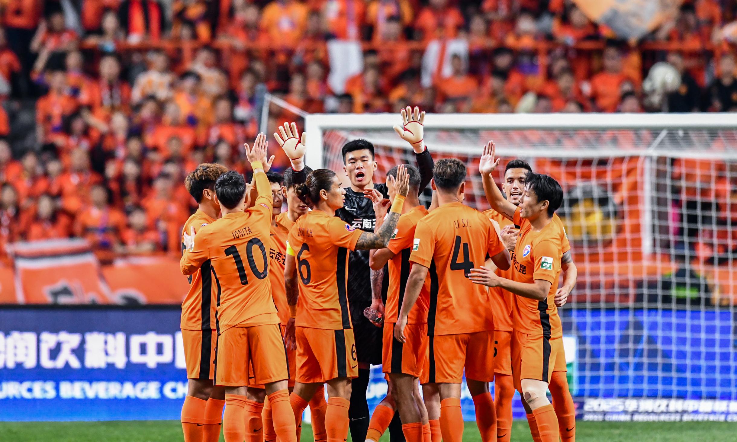 一支中超球队在比赛中取得惊人胜利