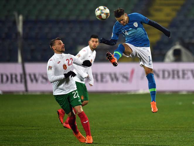 包含阿尔巴尼亚客场勇胜，欧洲杯梦想犹存的词条