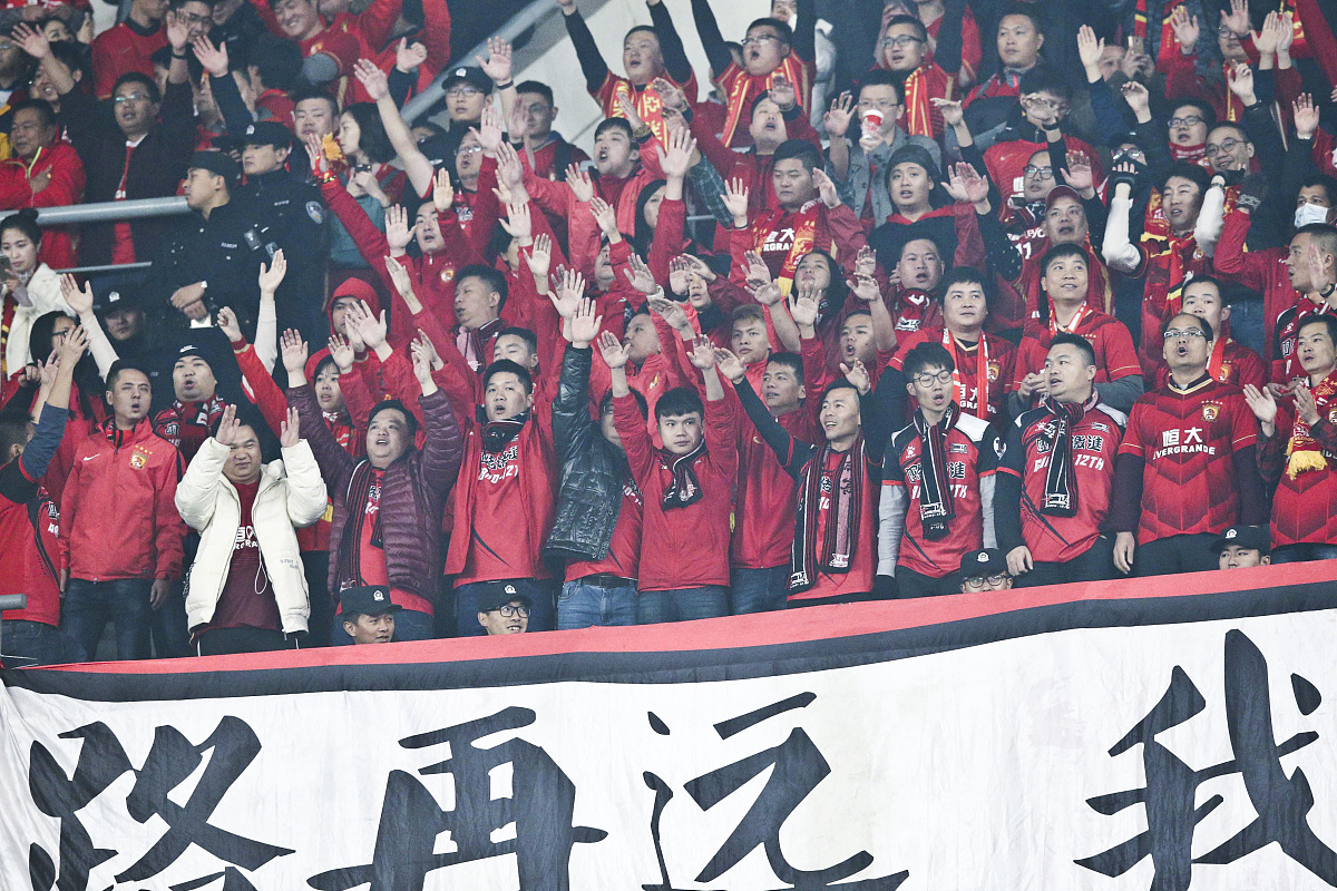 关于战火重燃，球场上的激情斗志点燃观众热情的信息