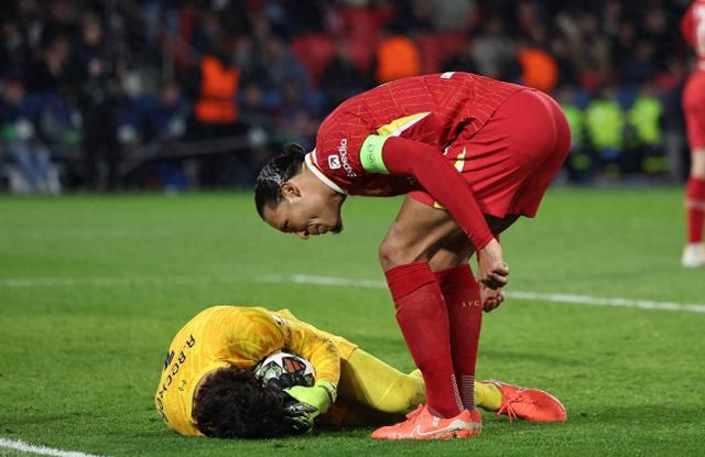 包含里昂球员受伤无缘下一场比赛的词条