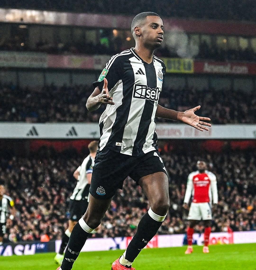 包含纽卡斯尔重振旗鼓，打破输球魔咒的词条