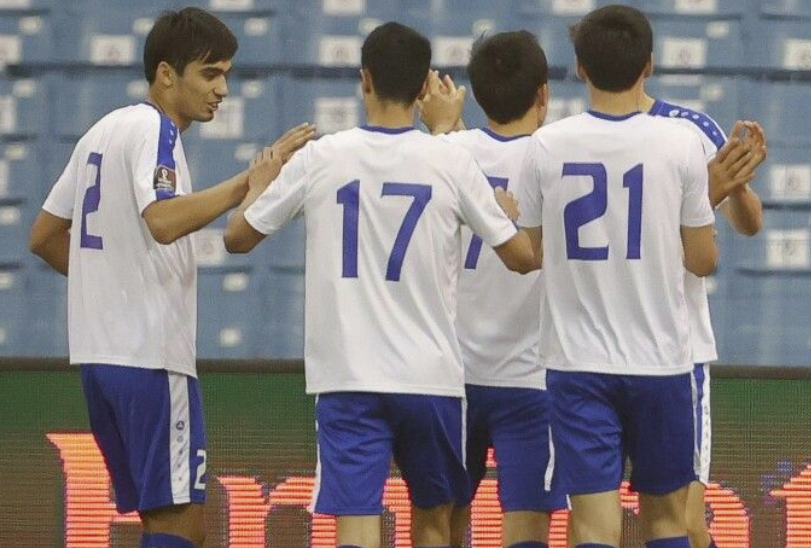 包含乌兹别克斯坦球队击败对手，晋级希望渺茫的词条