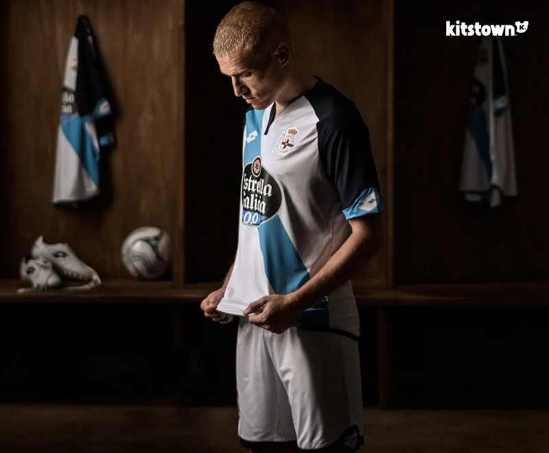 包含拉科鲁尼亚客场取胜，豪取三分的词条