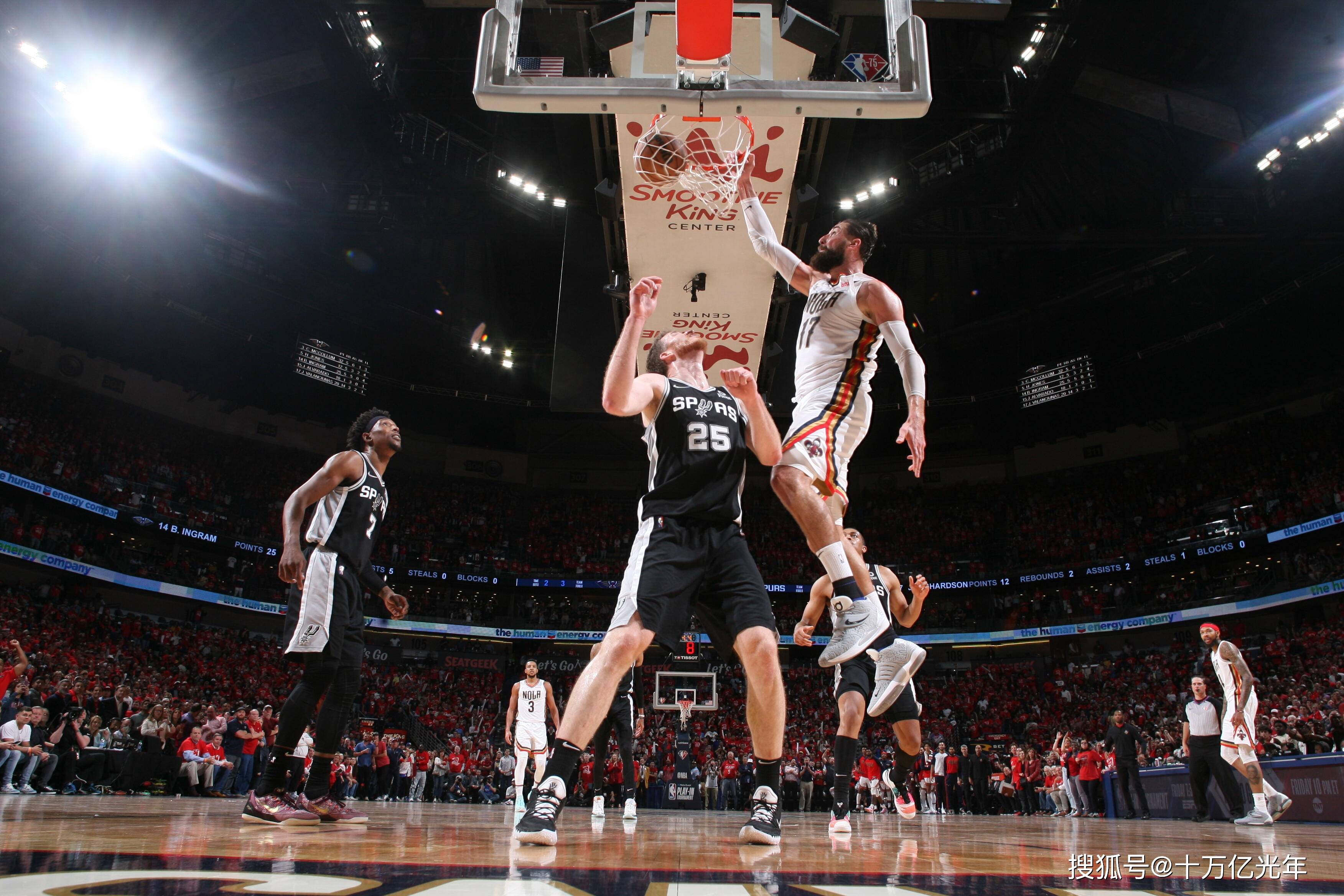 包含瓦兰西亚后卫防守如铁，保住球队主场胜利的词条