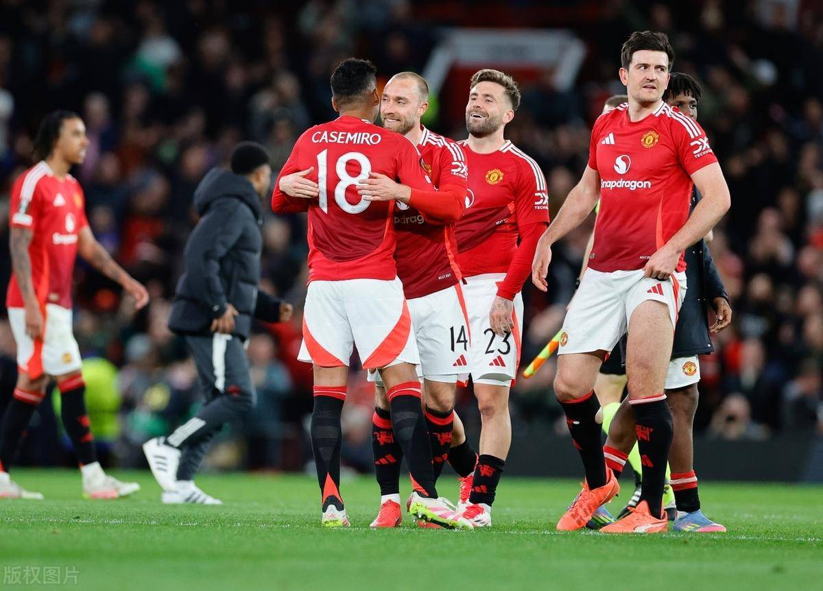 狼队客场击败雷丁，追赶英冠领头羊的简单介绍