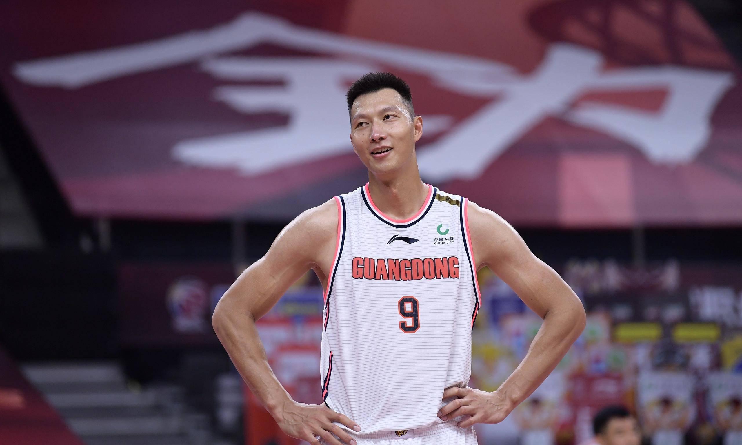 本土篮球明星风采出众引发热议