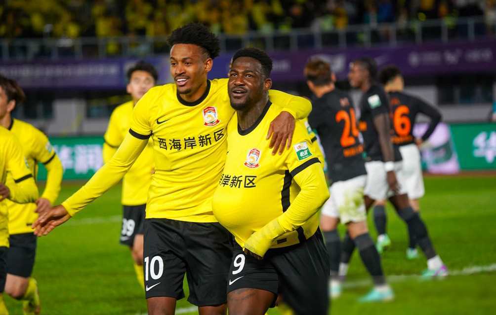 包含斑马军团领跑积分榜，向着冠军梦想迈进的词条