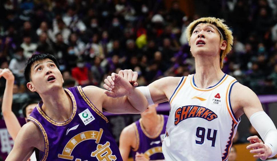 吉林队客场力克上海男篮，取得关键胜利