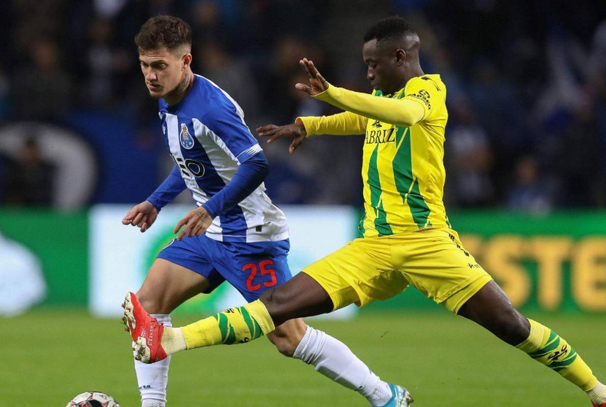 武汉光谷客场失利，陷入保级泥潭的简单介绍