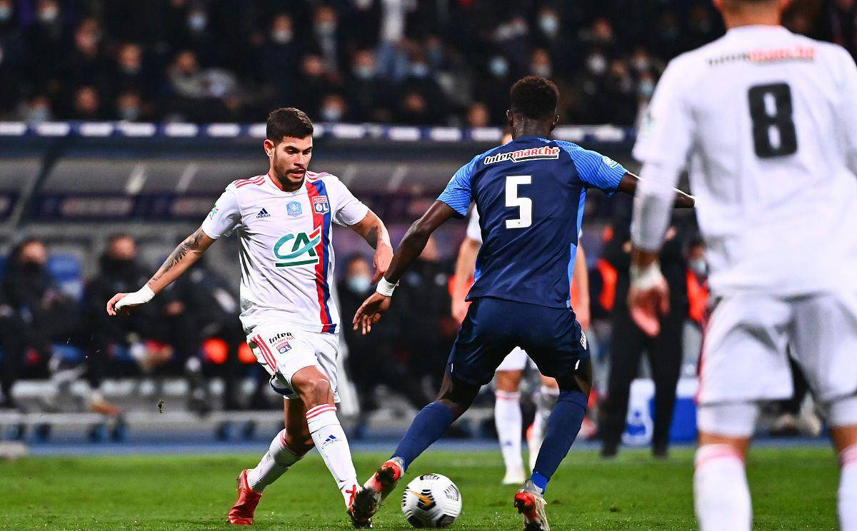 包含里昂客场大捷，法甲联赛前进势如破竹的词条