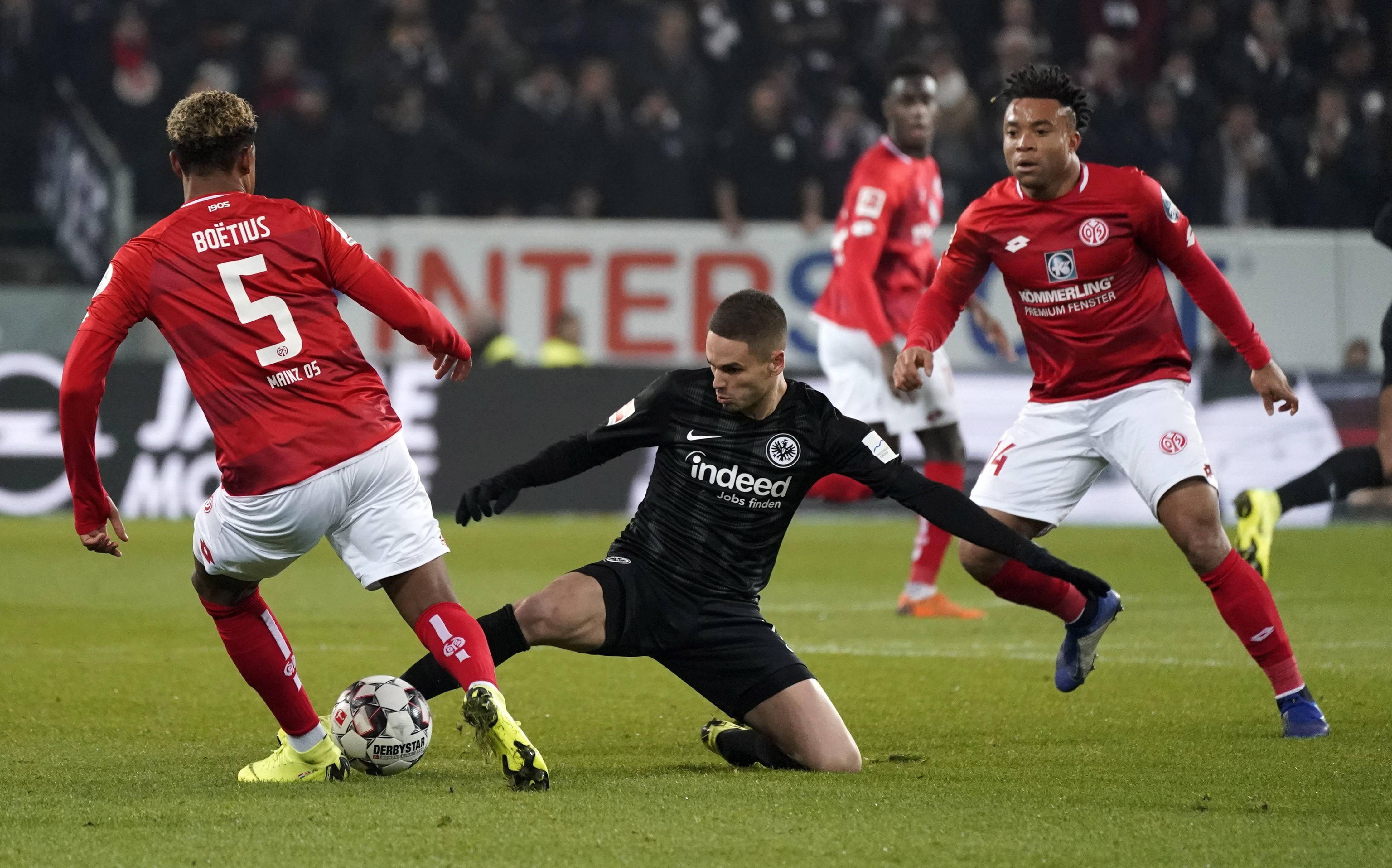 圣埃蒂安主场逼平阿赫利，保持不败纪录