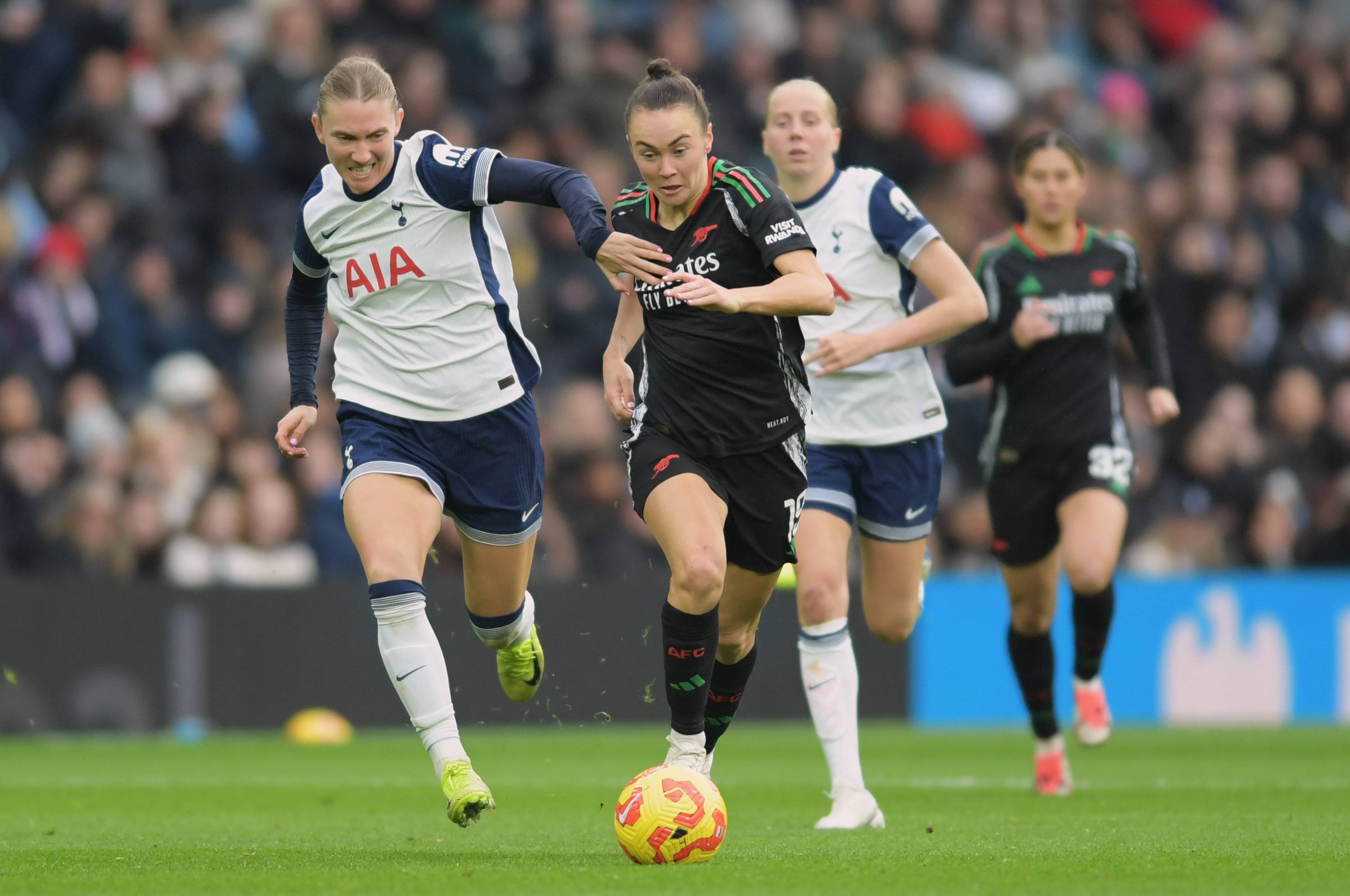 席卷全球的女足狂潮，掀起足球风暴