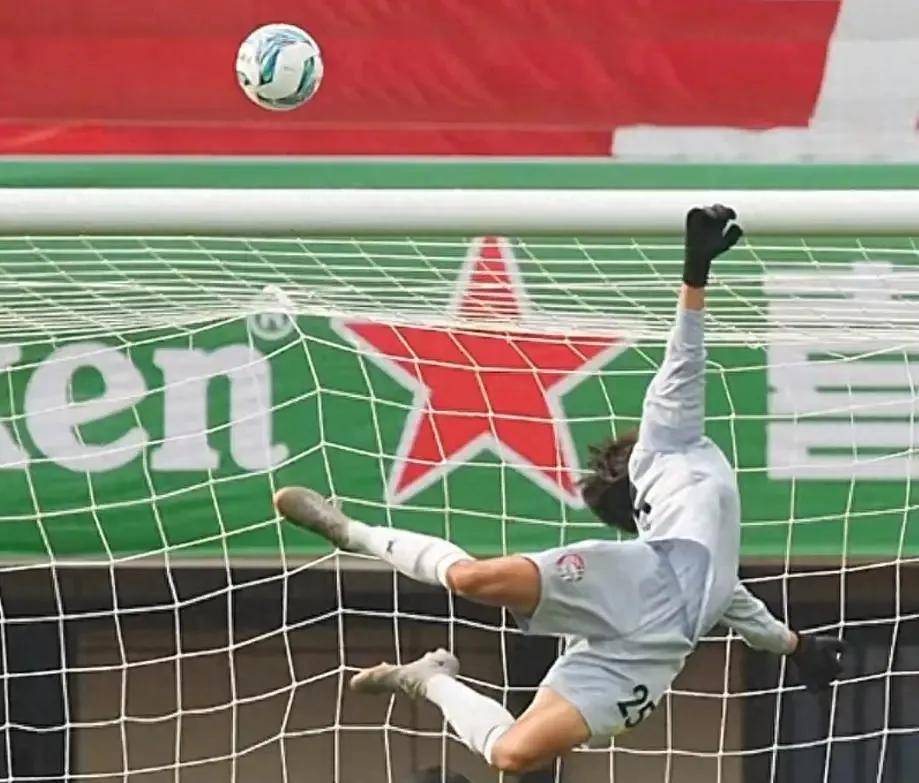 球队主场比赛中全员发威，大获全胜