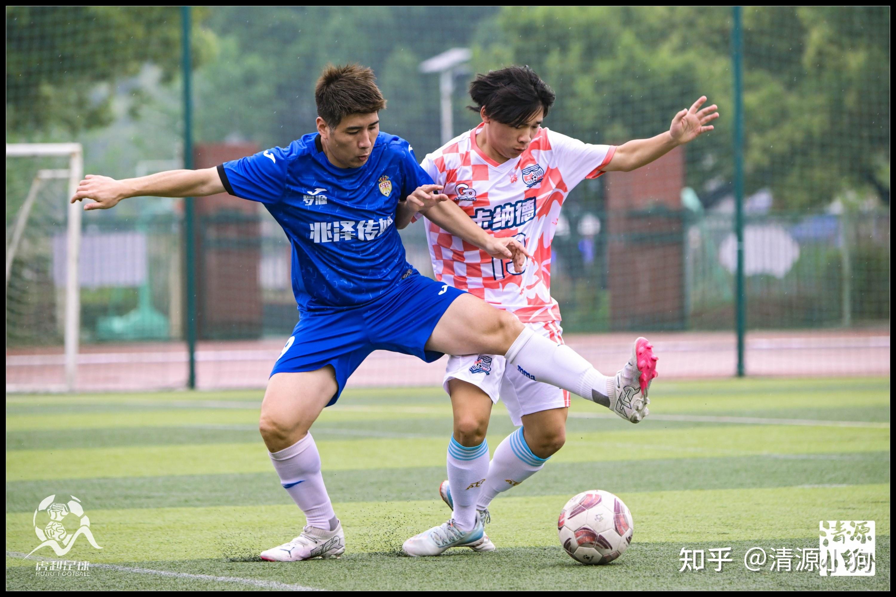 国内足球联赛轮番上演，球队实力对决