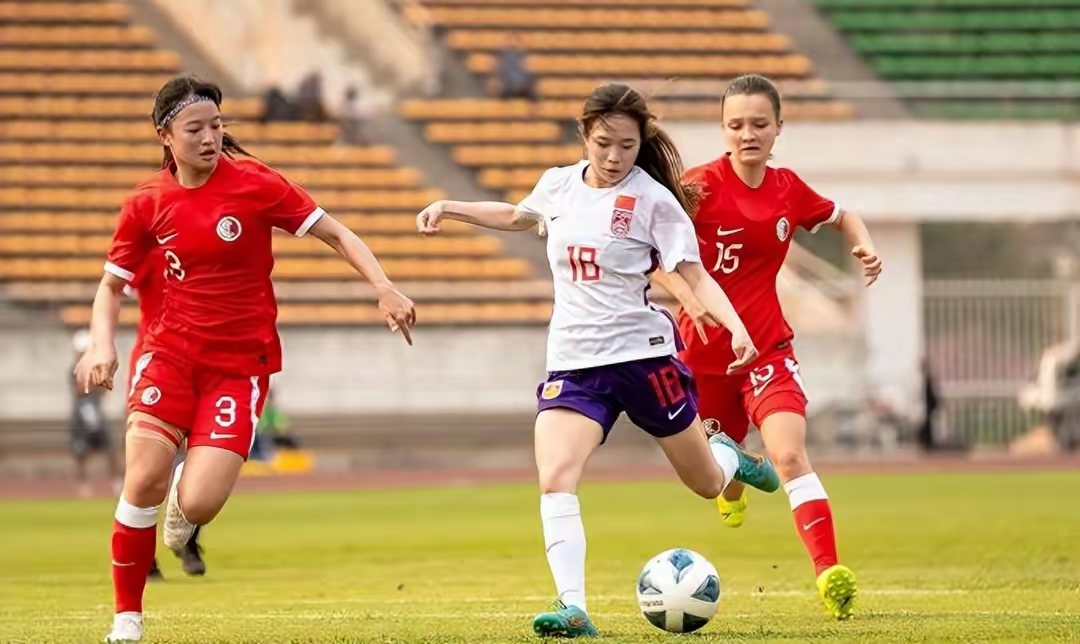中国队在女足国际比赛中崭露头角