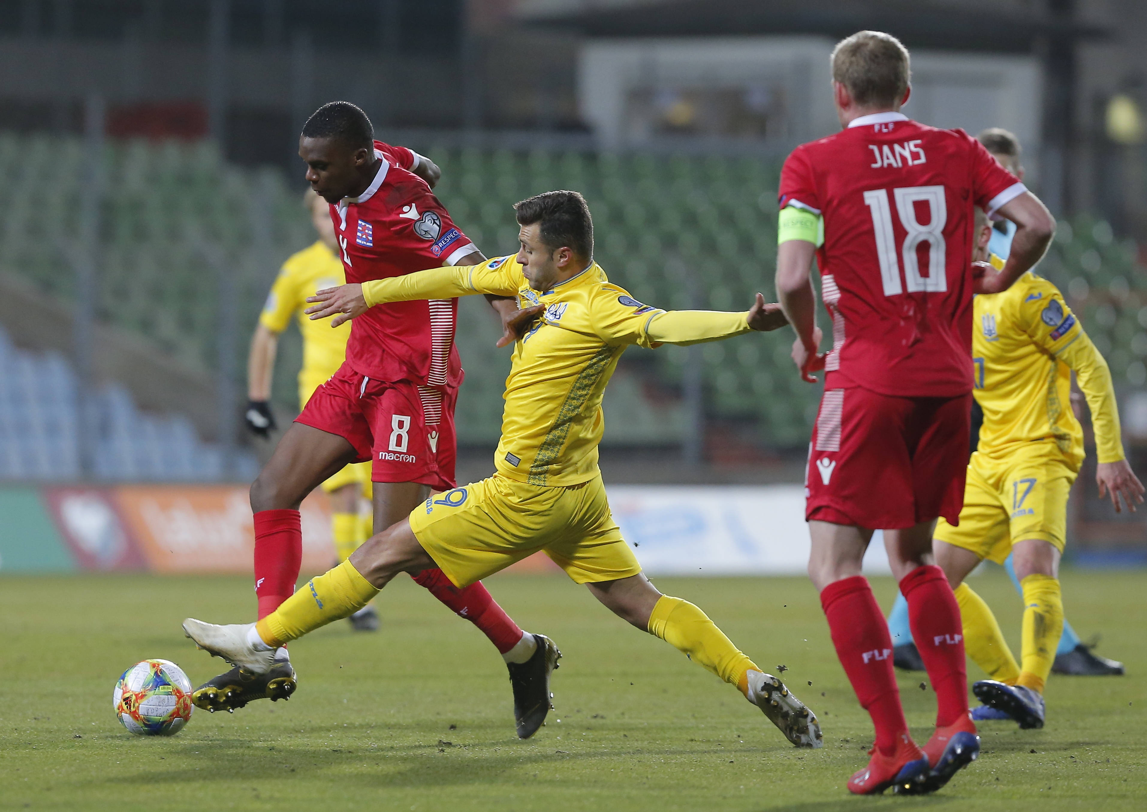 意大利战胜乌克兰，小组领先优势继续扩大