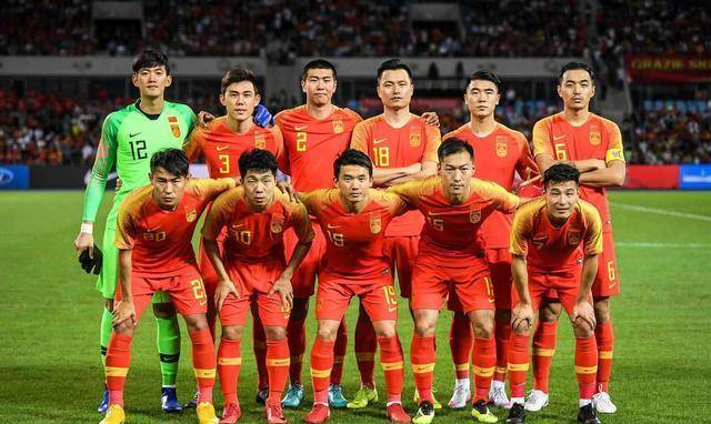 国内足球联赛球队的精彩表现备受瞩目