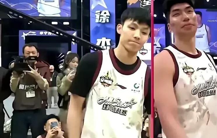 全明星赛上球员们展现绝佳实力，赢得喝彩