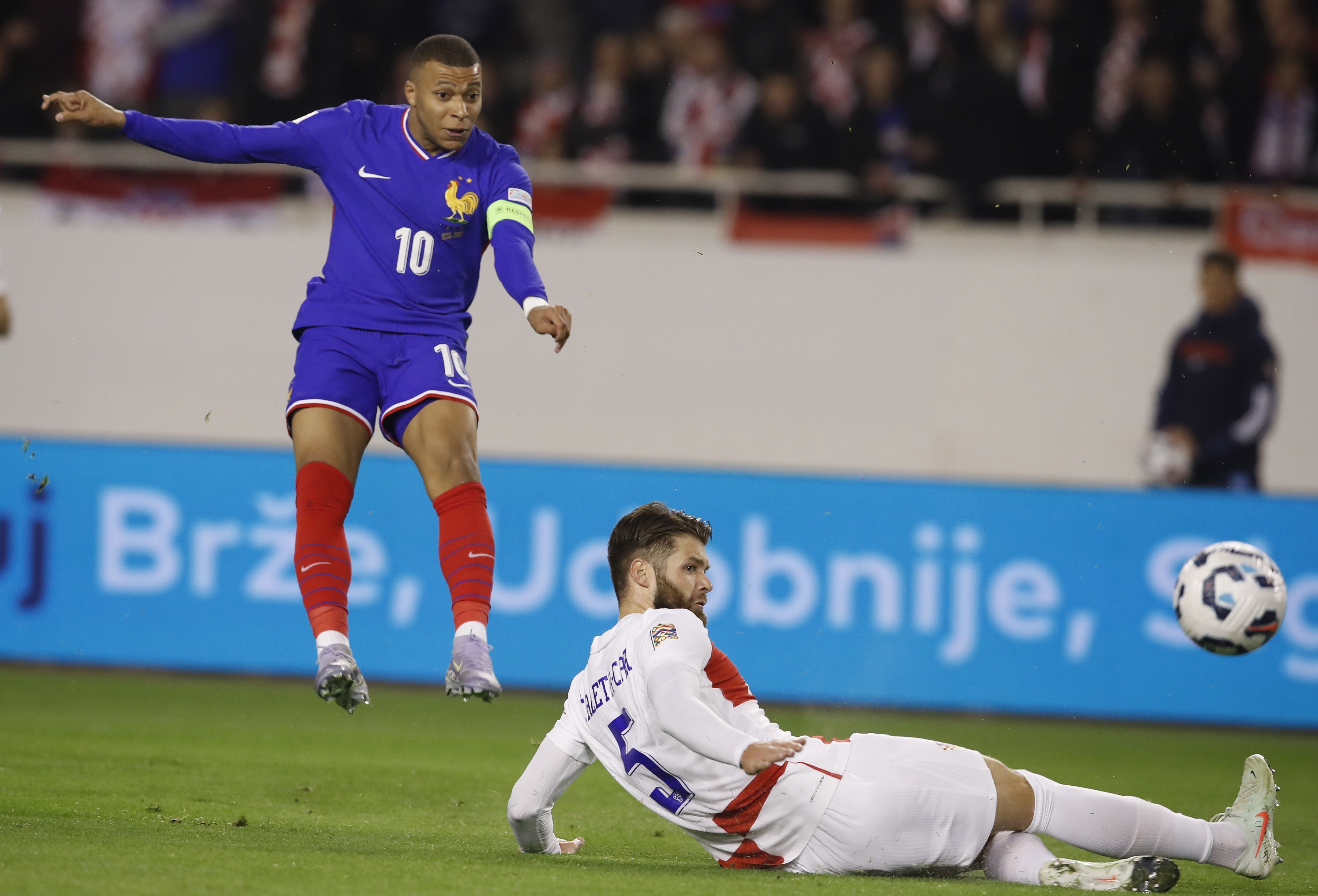 欧洲杯：克罗地亚负英格兰，土耳其被意大利狂虐