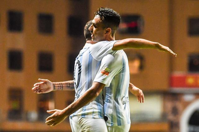 富力主场击败重庆，豪取主场三分