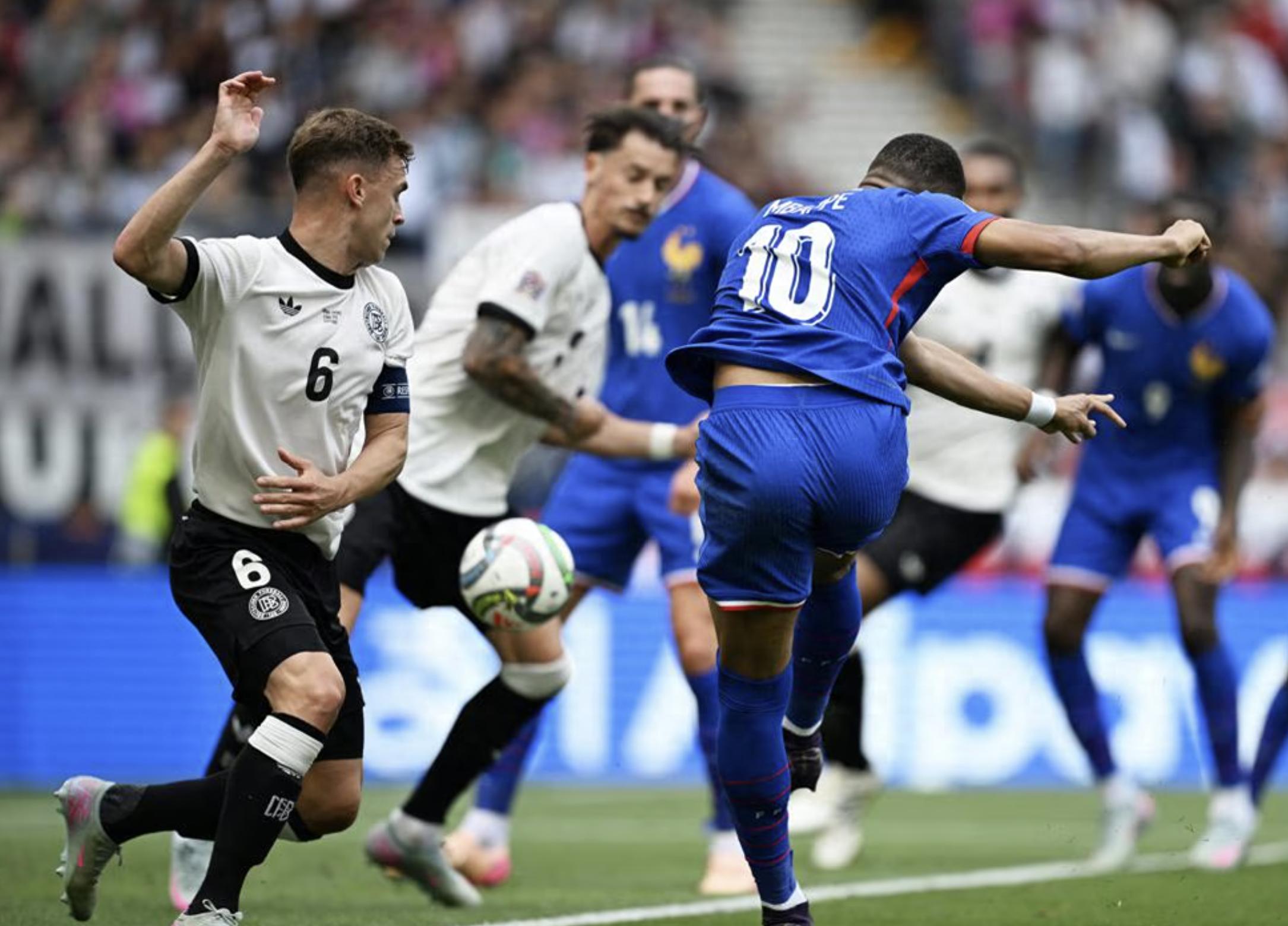 德国队主场惨败，意大利晋级决赛