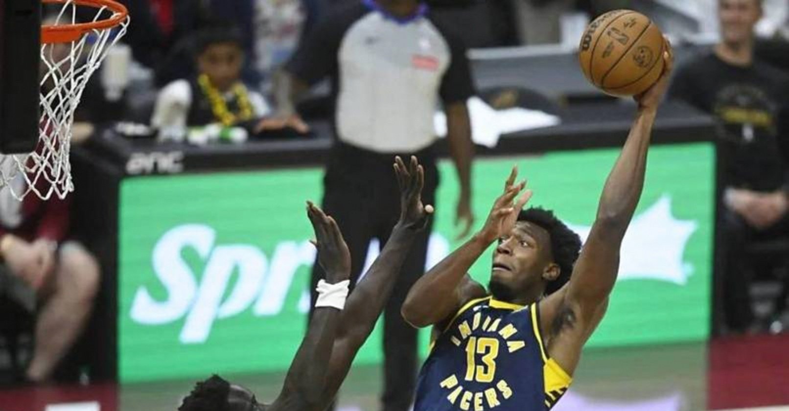 森林狼队战胜步行者，实现了大逆转