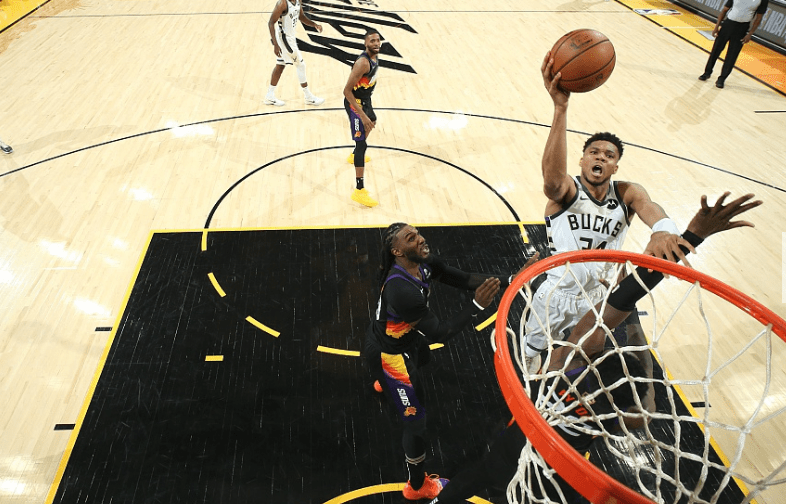 太阳逆转广东队，霍勒迪统治全场