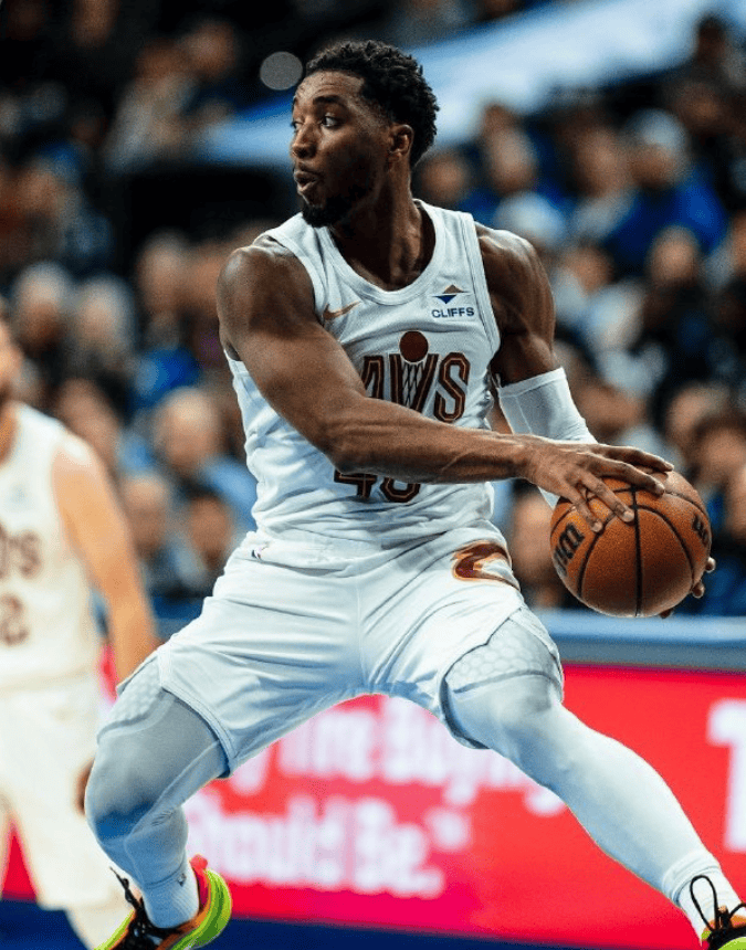 关于76人绝杀北京队，米切尔高光表现的信息